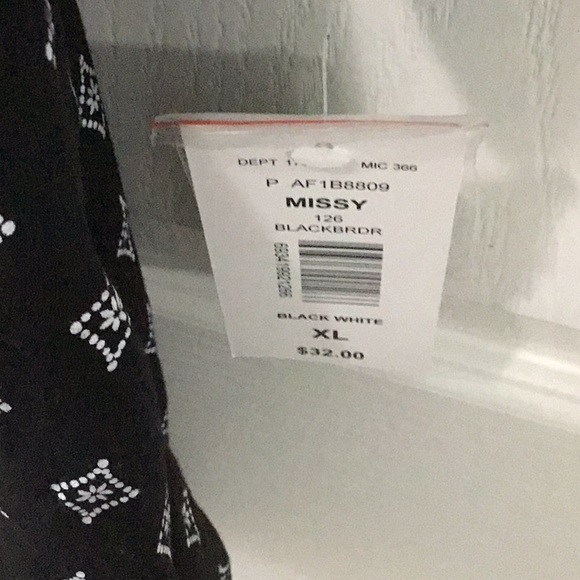 Allison Daley top - Picture 3 of 4